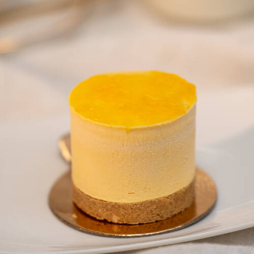 Cold Mango Cheesecake